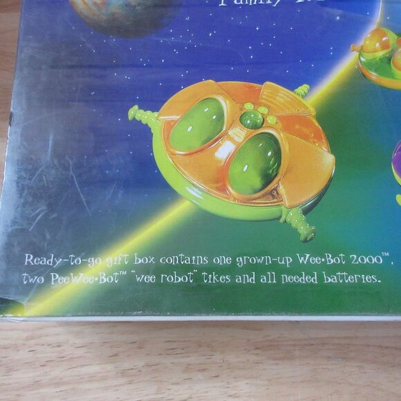 Sharper Image Design WEE BOT Family Trio 3 Robots - Wireless Translator - SEALED - Picture 4 of 9